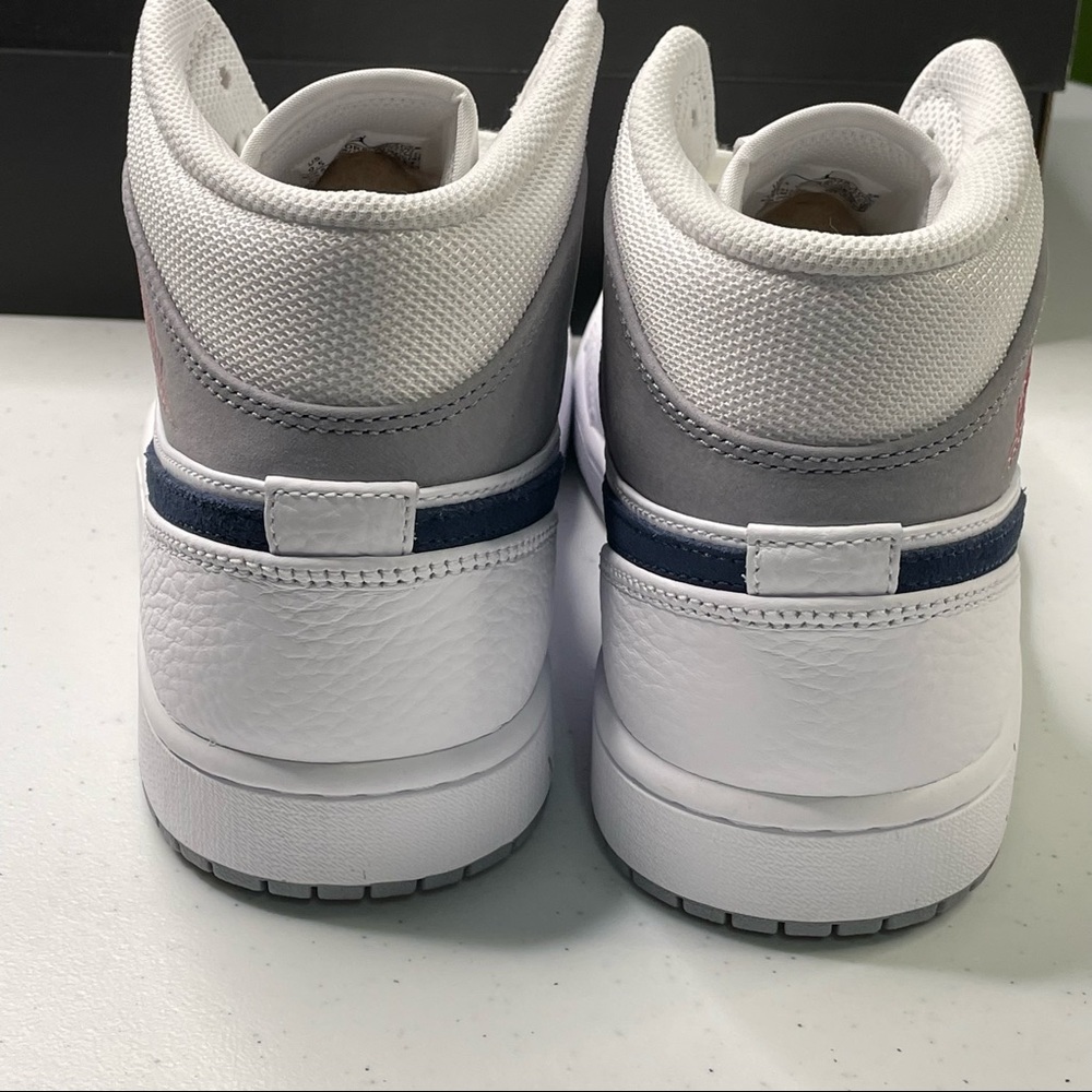 Air Jordan 1 Mid P1 Mens Size 9.5 White Leather Sneakers Basketball Shoes - Picture 4 of 13